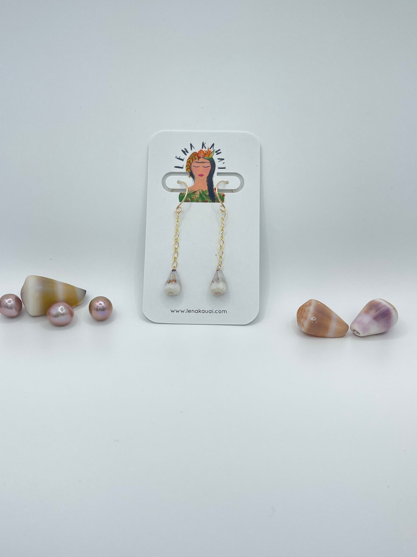 Dwarf cone shell chain dangles